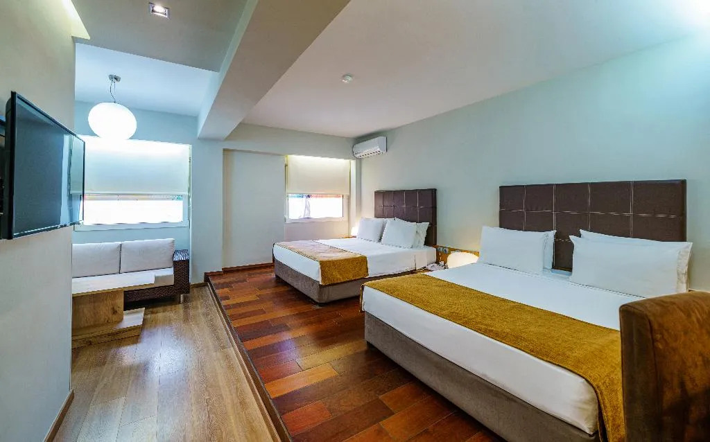 JUNIOR SUITE STANDARD Room, Capsis Hotel Thessaloniki, Halkidiki