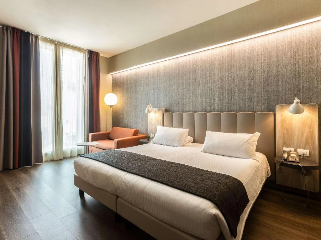 DOUBLE SUPERIOR KING BED Room, Mercure Firenze Centro, Florence