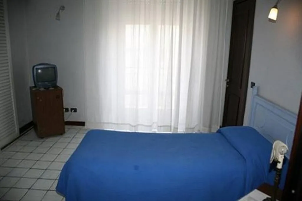 SINGLE STANDARD Room, Borbone Di Napoli, Naples