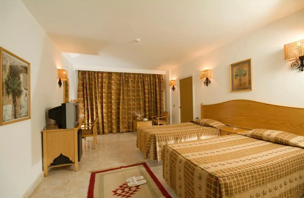 SINGLE GARDEN VIEW WITH BALCONY Room, Flamenco Beach Resort, Red Sea Riviera