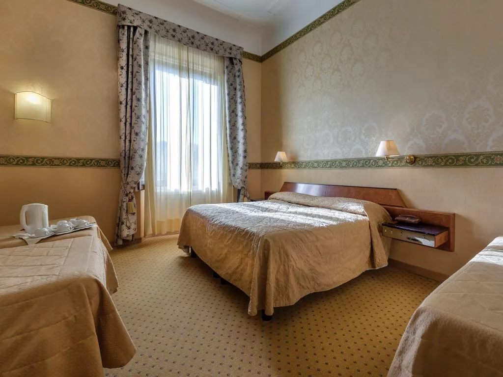 QUADRUPLE CLASSIC Room, Hotel Privilege, Florence