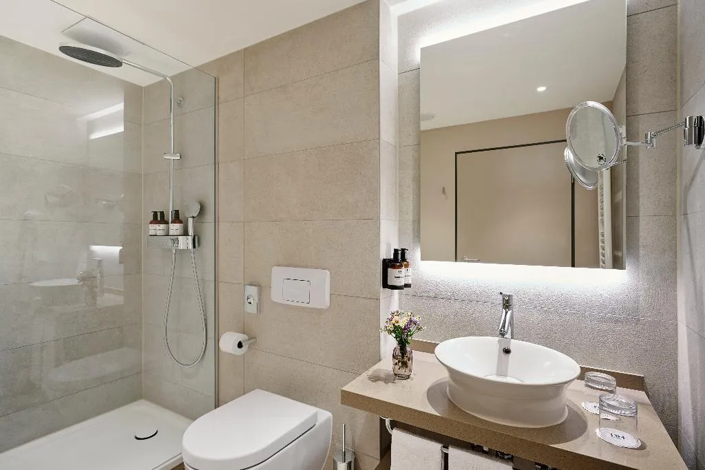 DOUBLE SUPERIOR Room, NH Berlin Kurfürstendamm, Berlin