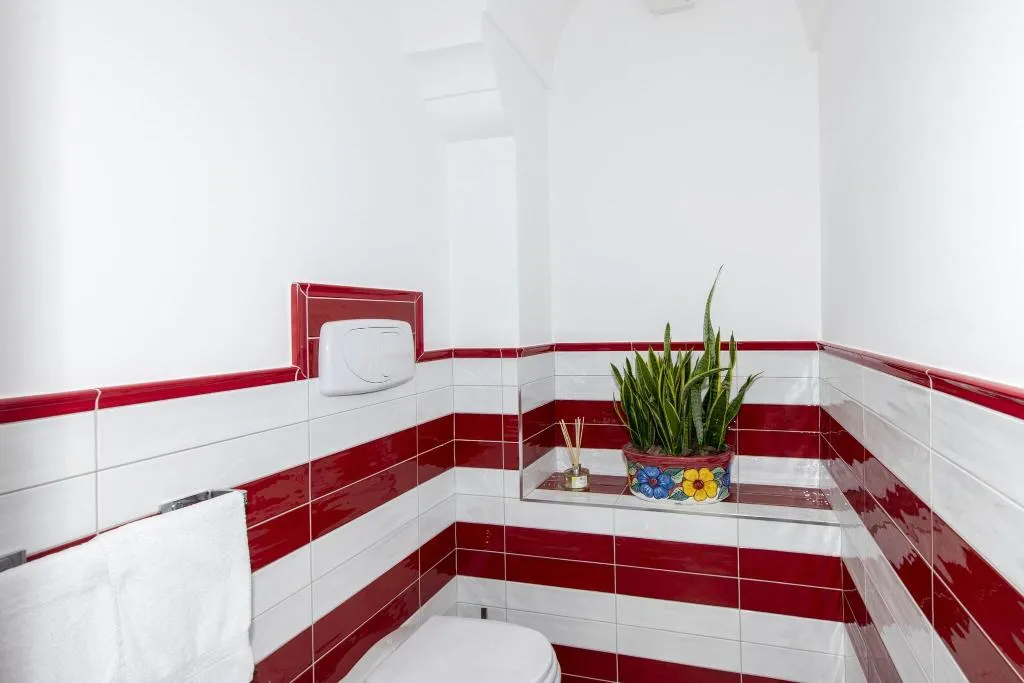 APARTMENT KING SIZE BED Room, Savoia, Naples