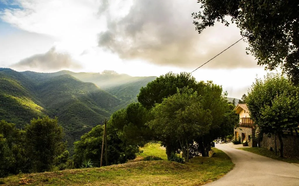 Sports and Entertainment, Hostal Montserrat, Barcelona