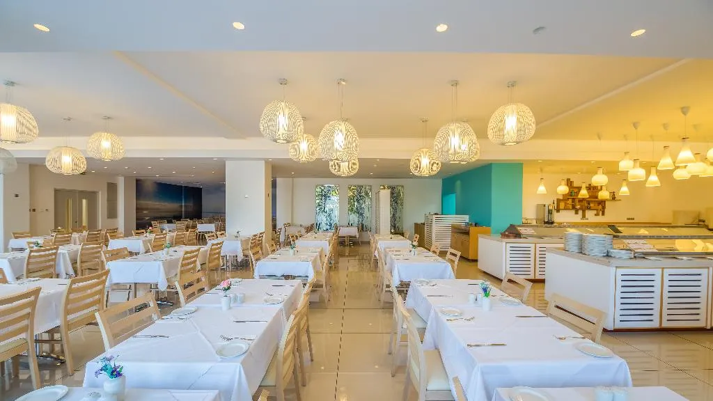 Restaurant, Vrissaki Beach Hotel, Cyprus