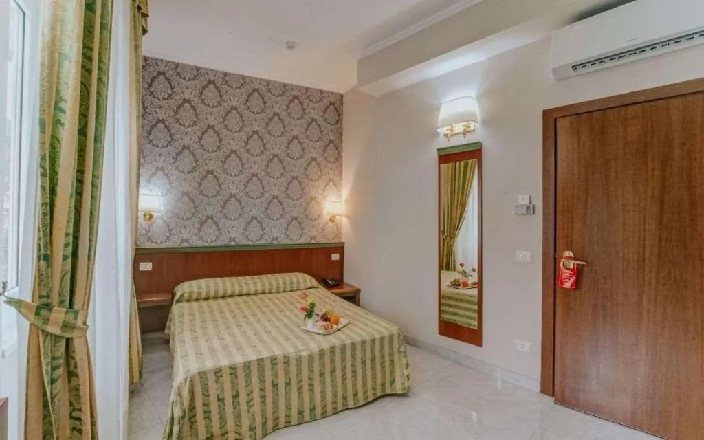 Room, Flora Hotel, Milan