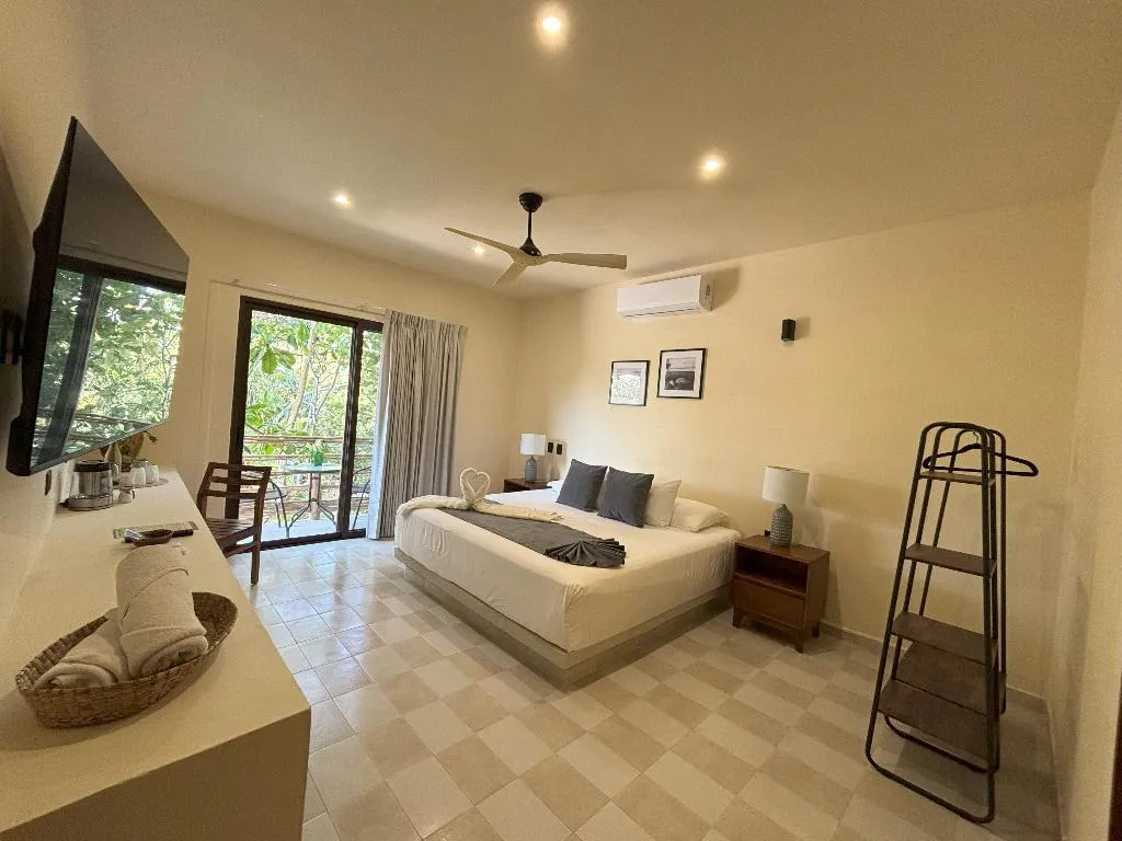 JUNIOR SUITE DELUXE ONE BED Room, Hotel Casa Barbara Holbox, Cancun Area
