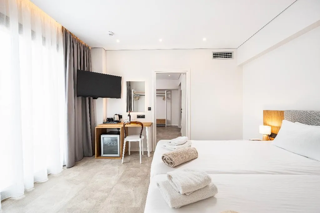 FAMILY ROOM SEA VIEW Room, Athina Palace, Crete