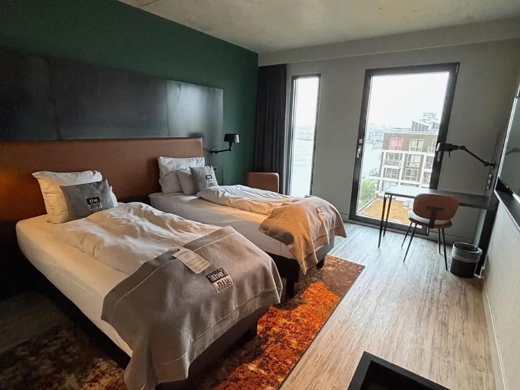 TWIN STANDARD Room, Holiday Inn - the niu, Fender Amsterdam, Amsterdam