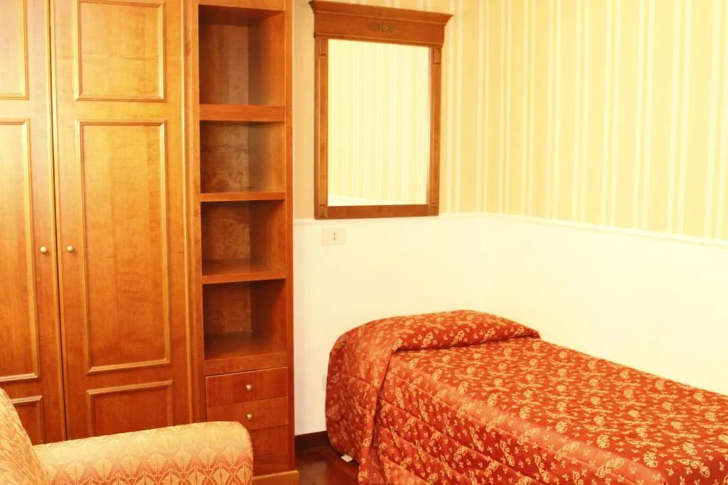 SINGLE STANDARD Room, Torino, Rome