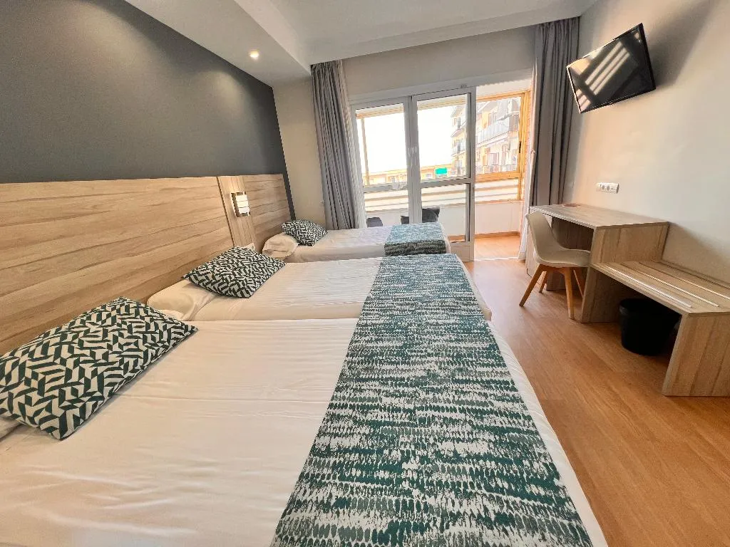TRIPLE STANDARD Room, Sercotel Maya Alicante, Costa Blanca