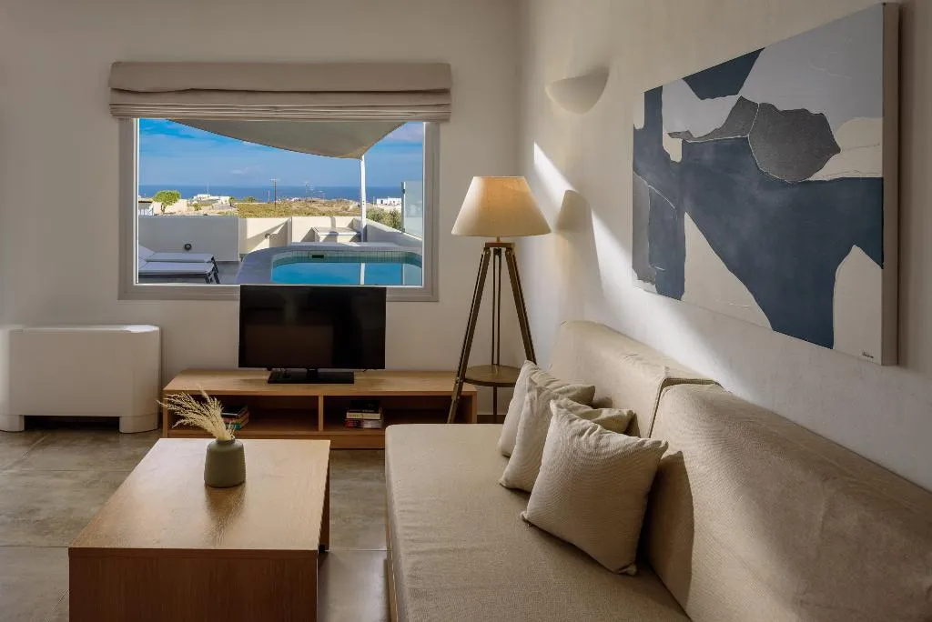 SUITE WITH JACUZZI Room, Aliter Suites, Santorini