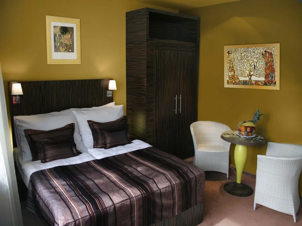 Double or Twin STANDARD Room, EA Hotel Crystal Palace, Prague