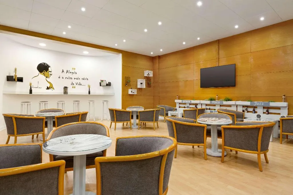 Bar, TRYP Montijo Parque Hotel, Lisbon