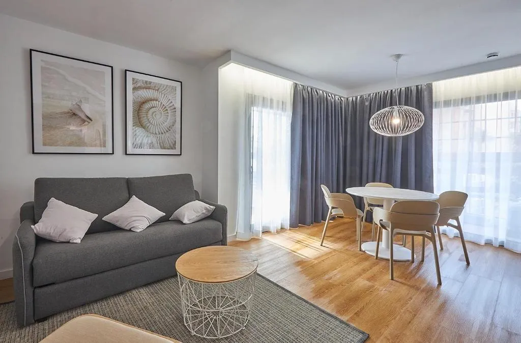APARTMENT CAPACITY 4 Room, Rentalmar Suites Salou Families only, Costa Dorada