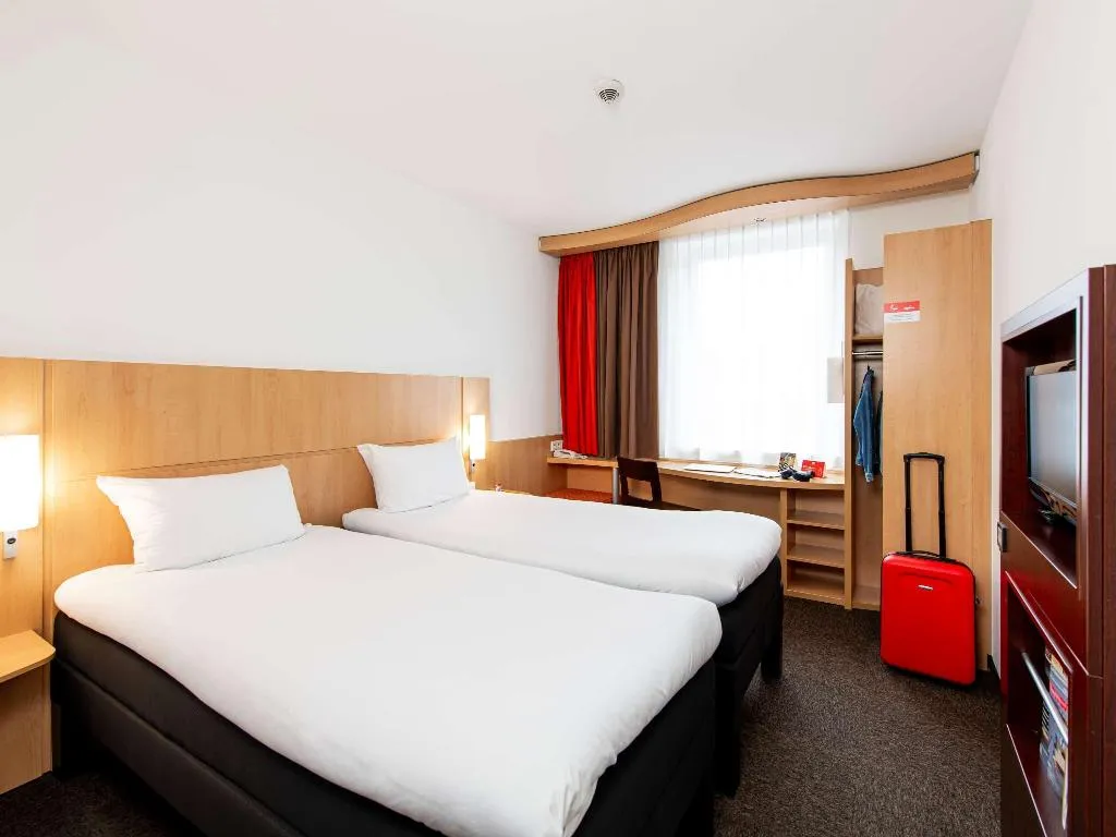 TWIN CAPACITY 2 Room, ibis Krakow Stare Miasto, Krakow