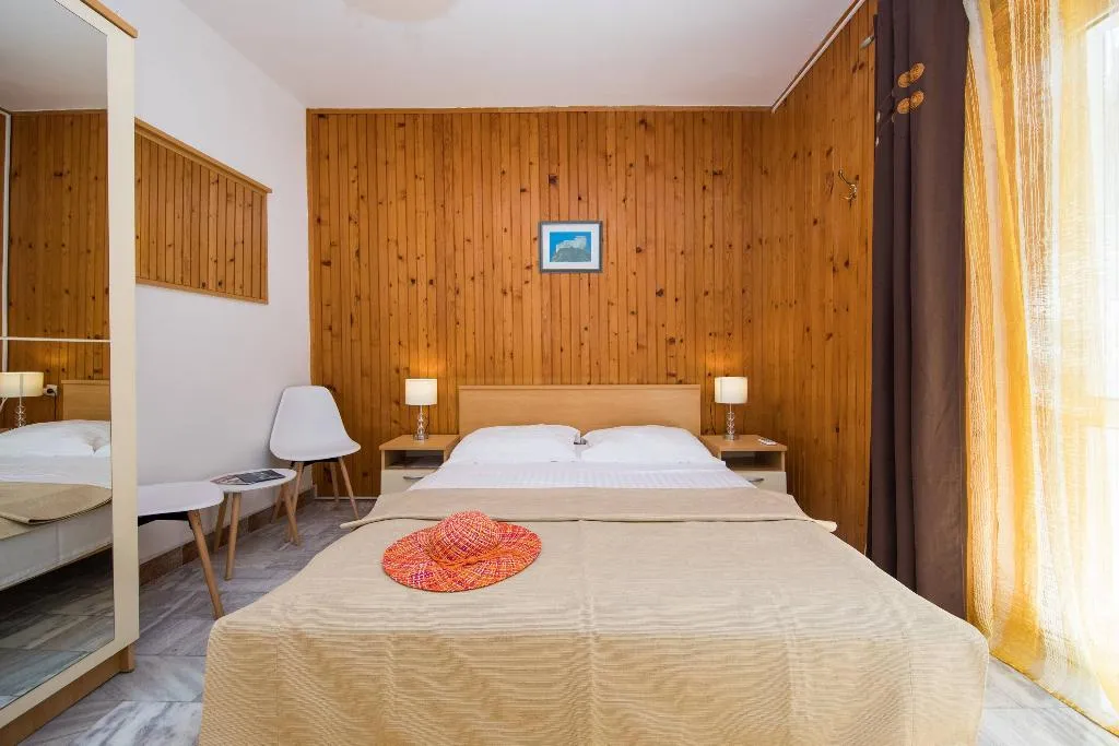 DOUBLE WITH TERRACE Room, Guest House J&J, Dubrovnik