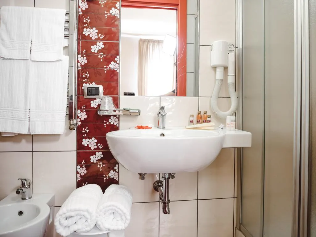 DOUBLE SUPERIOR Room, Hotel Diana Pompei, Naples