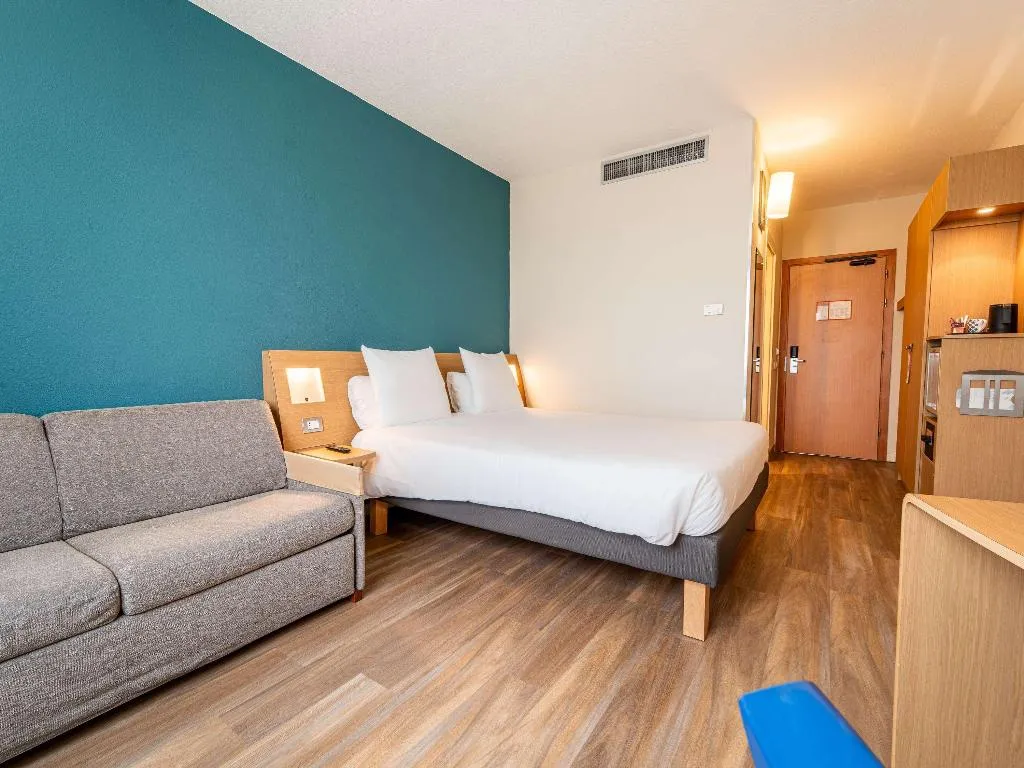 DOUBLE SUPERIOR WITH DOUBLE BED Room, Novotel Roma Est, Rome