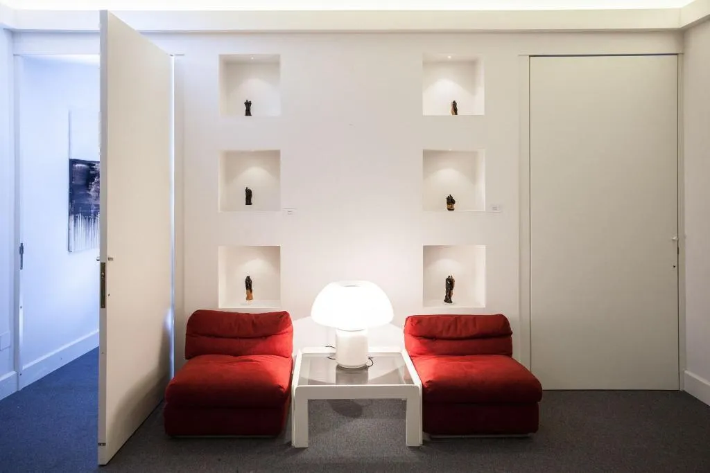 Lobby, Italia, Cagliari