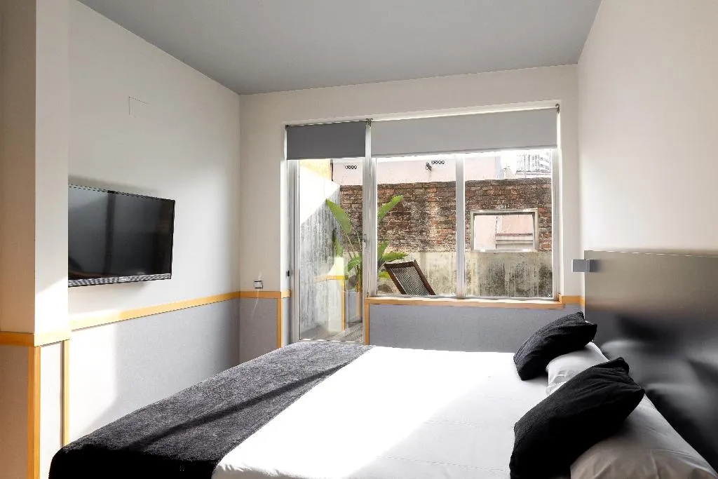 DOUBLE SINGLE USE WITH TERRACE Room, Onix Liceo, Barcelona