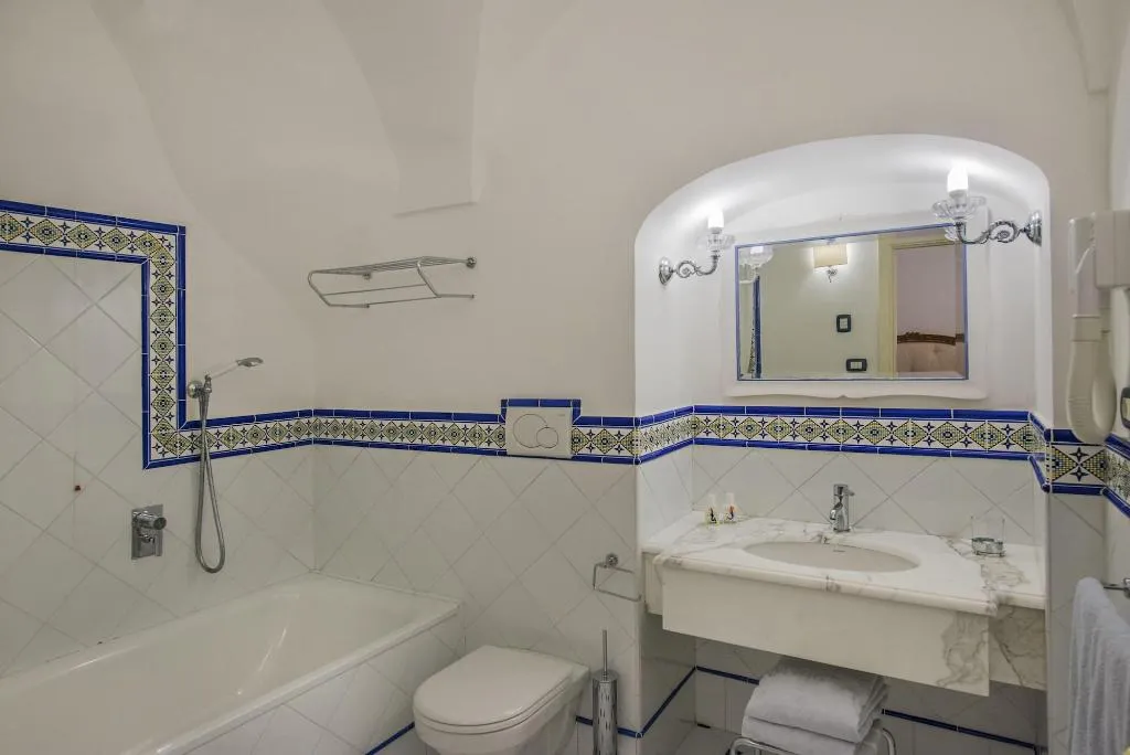 Room, Miramare, Naples