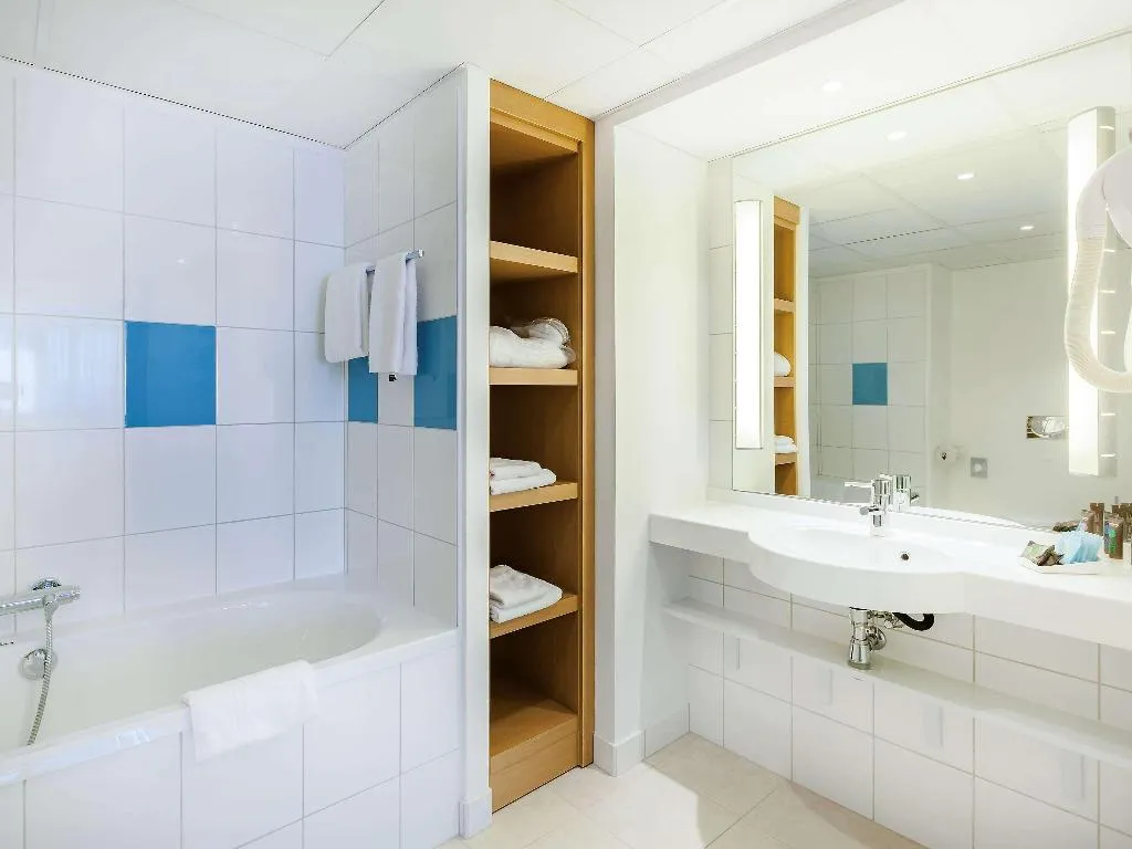 SUITE STANDARD Room, Novotel Krakow City West, Krakow