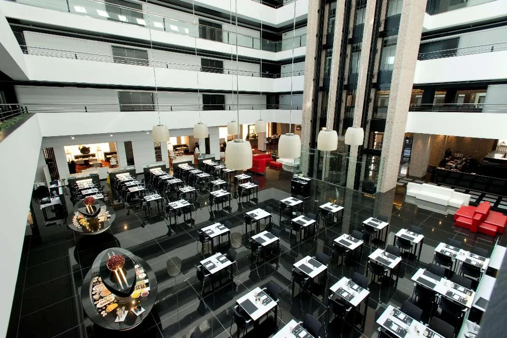 Restaurant, Hilton Madrid Airport, Madrid