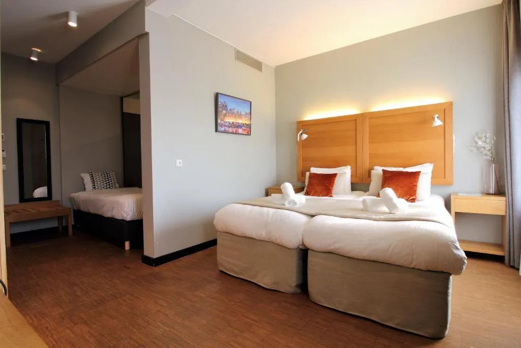 TRIPLE STANDARD Room, The Bank Hotel, Amsterdam