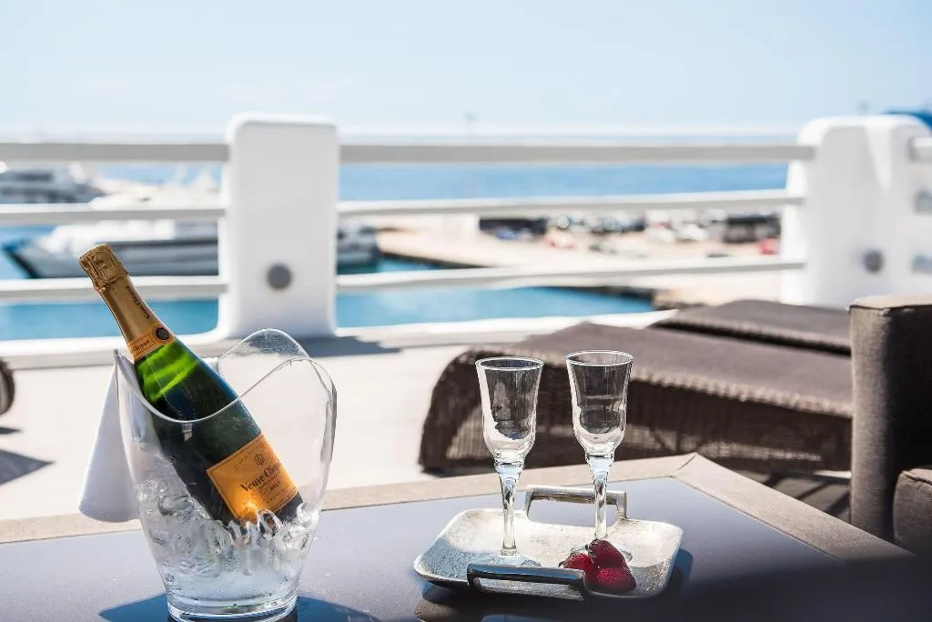 Room, Riva Suites, Mykonos