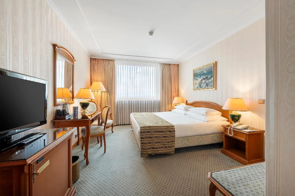 DOUBLE SUPERIOR KING BED Room, Panorama by Verdi Hotels, Prague