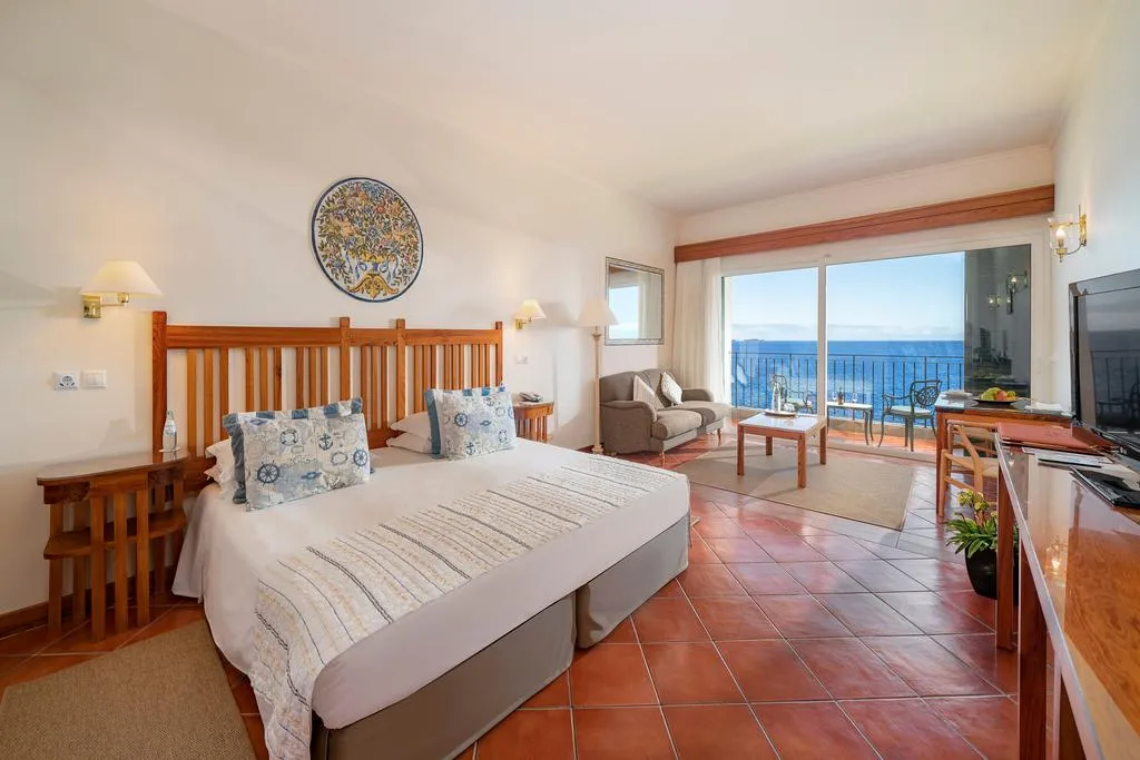 Double or Twin PREMIUM SEA VIEW Room, Albatroz Beach & Yacht Club, Madeira