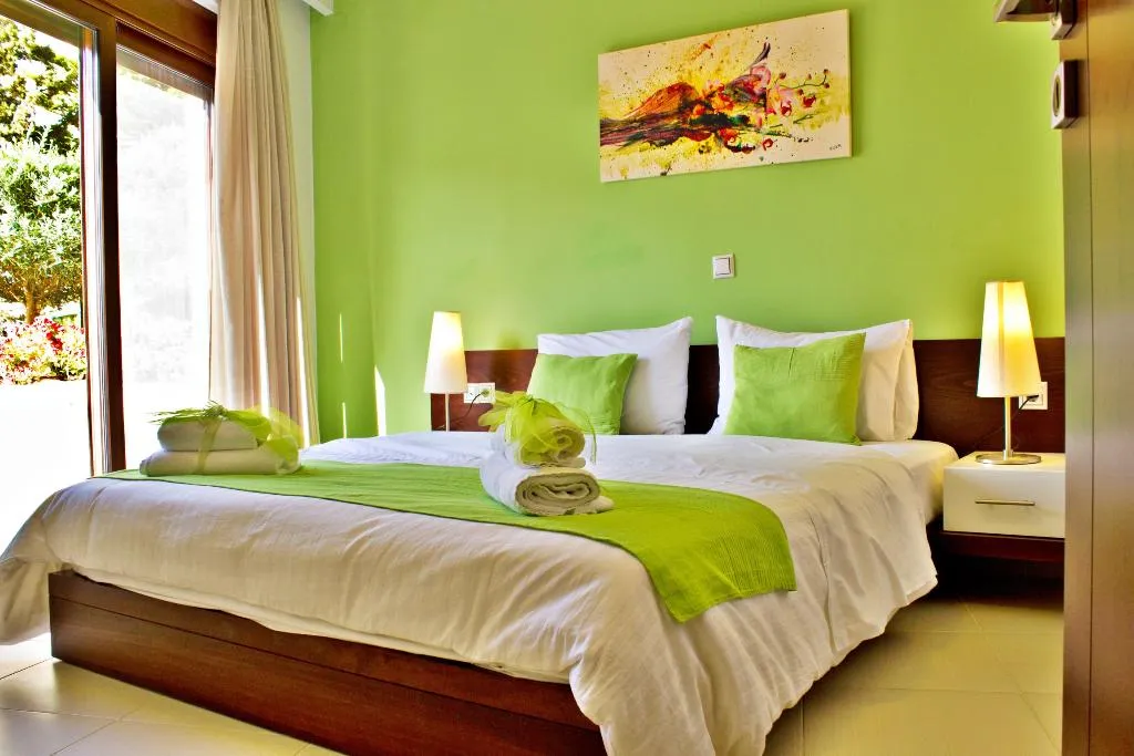 SUITE THREE BEDROOMS Room, Esthisis suites & maisonettes, Crete