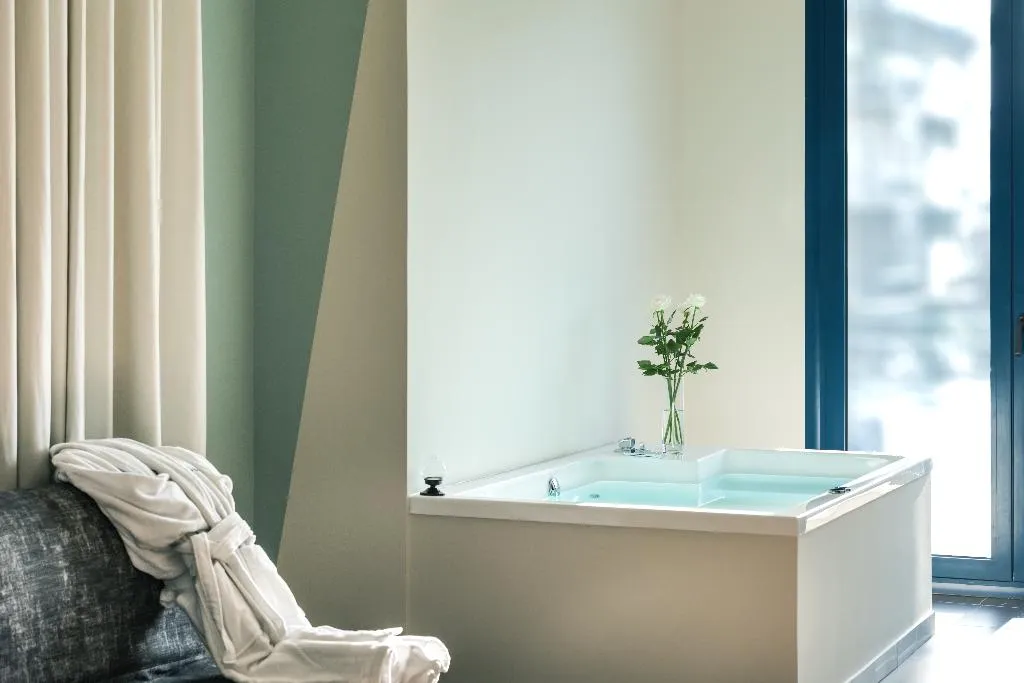 SUITE WITH JACUZZI Room, Athens One Smart Hotel, Athens