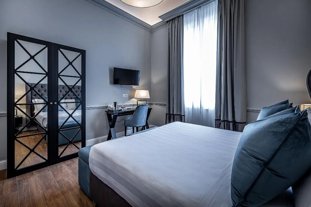 TRIPLE SUPERIOR Room, Hotel Ungherese Small Luxury Hotel, Florence