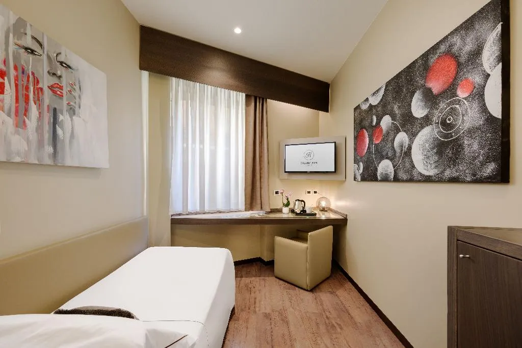Room, Hotel Mentana, Milan