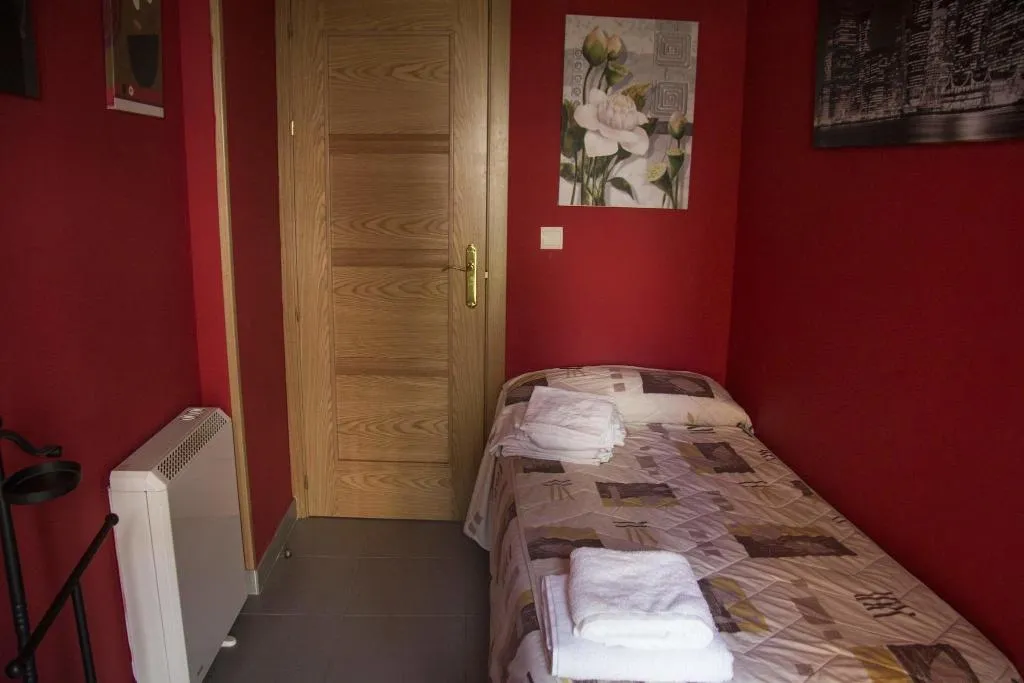 Room, Apartahotel Collarubio, Madrid