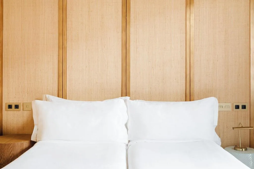 Double or Twin TWO BEDS Room, Do: Placa Reial, Barcelona