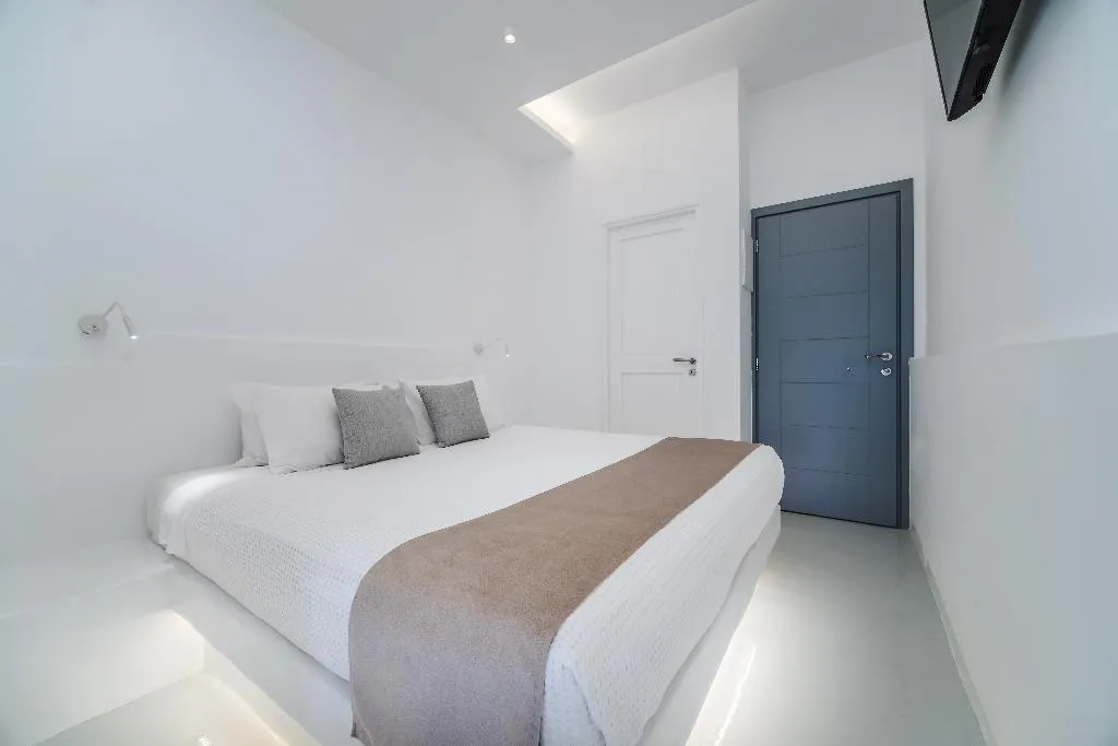 SUITE DELUXE SEA VIEW Room, Serenita Luxury Suites, Santorini