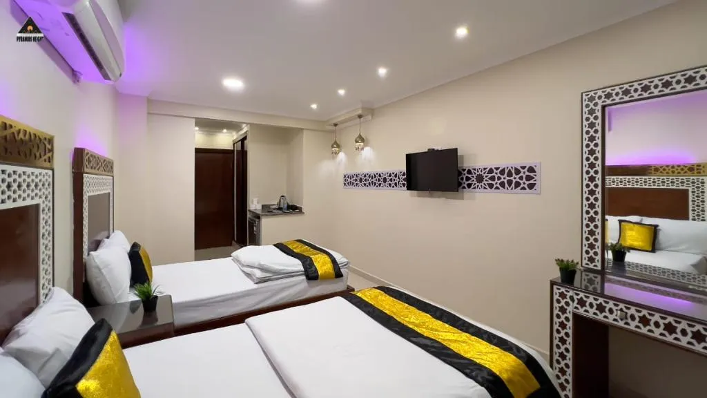 TWIN DELUXE TWO BEDS Room, Pyramids Height Hotel, Cairo