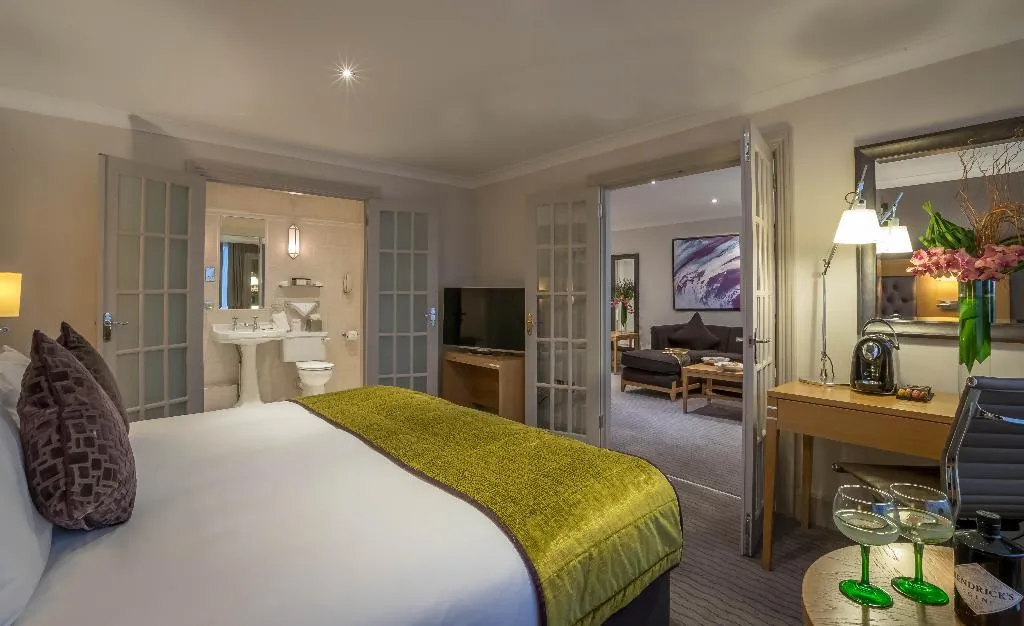 JUNIOR SUITE STANDARD Room, Clayton Hotel Burlington Road, Dublin