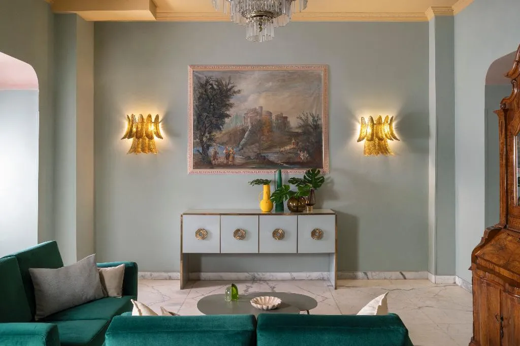Lobby, Milani, Rome