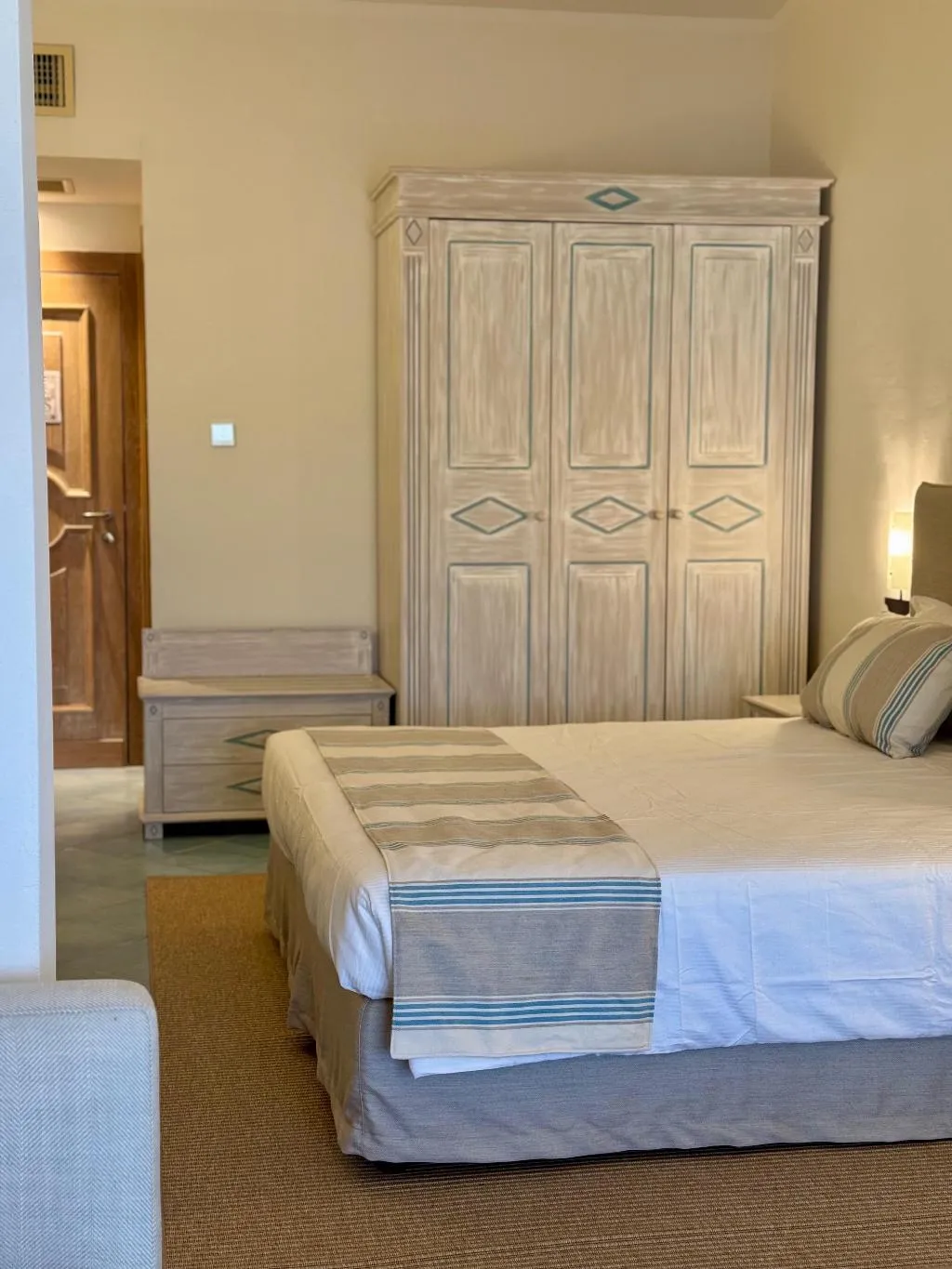 JUNIOR SUITE THREE BEDS Room, Hotel Sa Pedra, Olbia