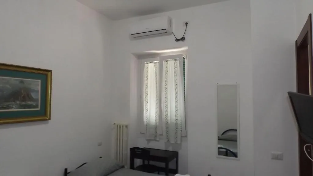 Room, Foresteria Roma, Naples