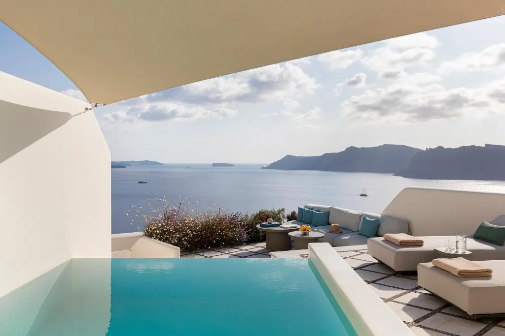SUITE WITH PRIVATE POOL Room, Canaves Oia Suites, Santorini