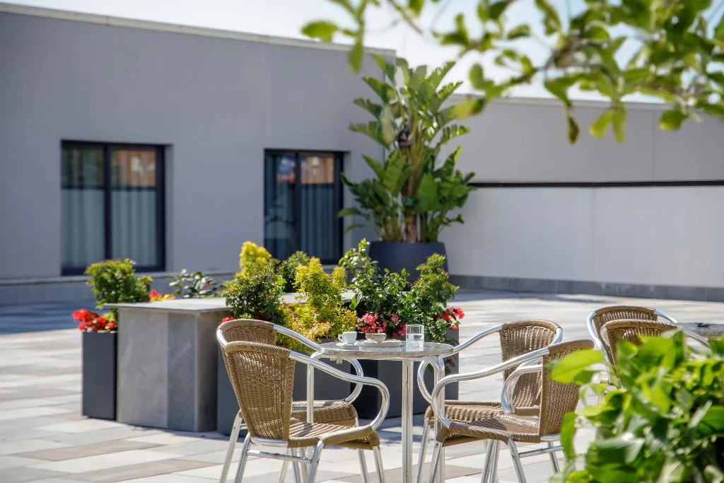 Terrace, Simon Hotel Aprilia, Rome