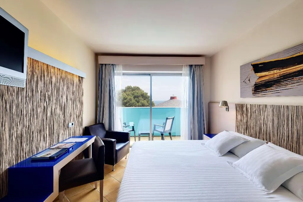 Room, Seth Punta Prima, Menorca