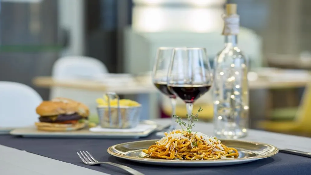 Restaurant, Crowne Plaza Madrid Airport, Madrid