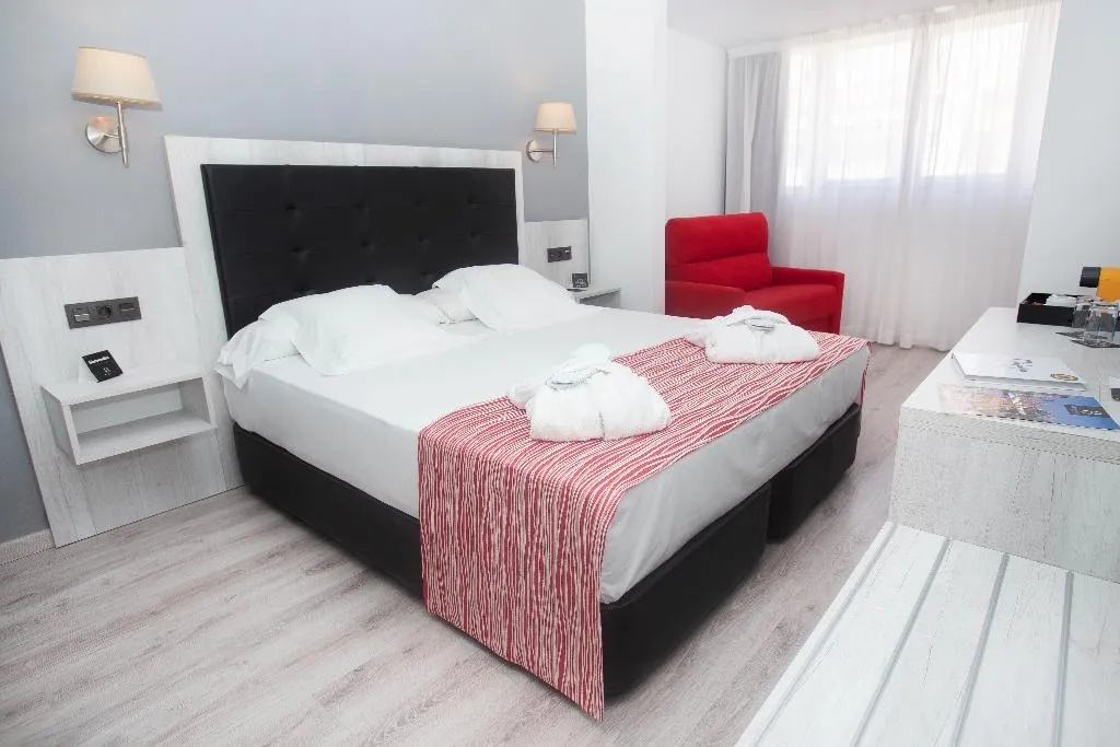 TRIPLE STANDARD Room, Soho Bahía Málaga, Costa Del Sol