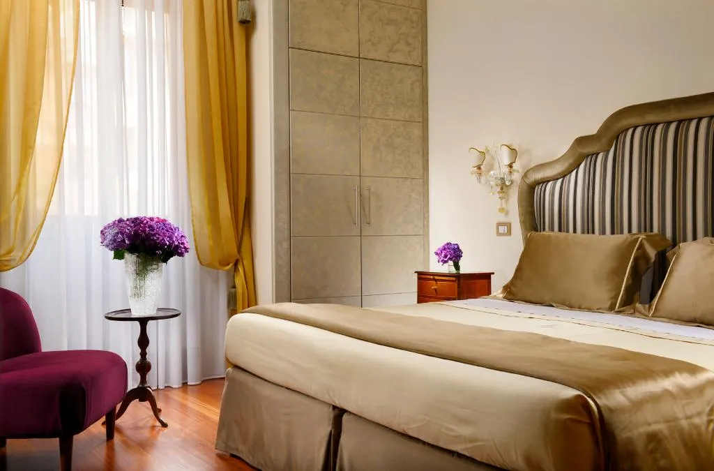 DOUBLE STANDARD Room, Forum, Rome